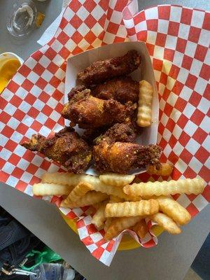 Lemon pepper wings with fries