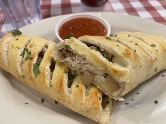 John's Bleecker - Bechamel, Fontina, Grilled Chicken, Caramelized Onions, Sun-dried Tomatoes and Spicy Italian Sausage. Loved it!!