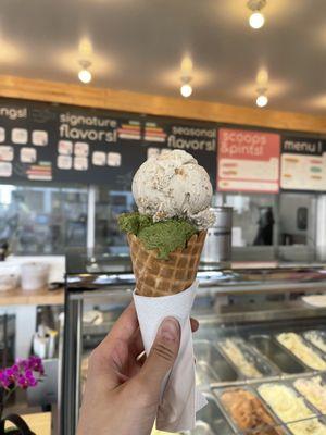 Blue corn blondie, matcha-ta