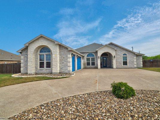 Flour Bluff beauty for sale!!  5 bedrooms 3.5 baths!!