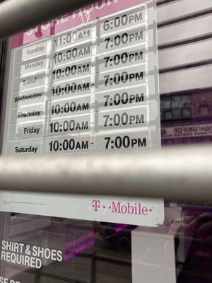 Misleading store hours