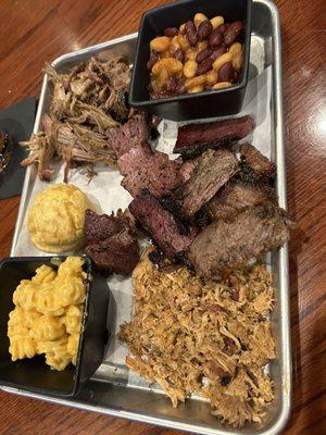 Smokehouse Platter with Beer Cheese Mac