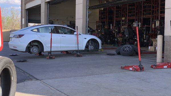 Seasonal tire swap / New wheel install