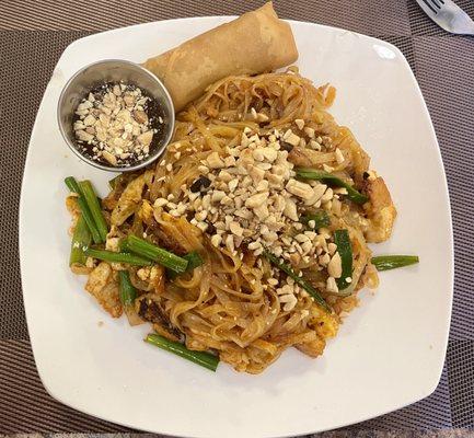 Pad Thai lunch special with fried spring roll