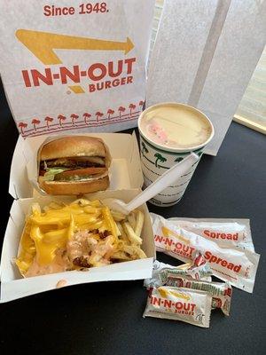 Cheeseburger mustard grilled + Fries animal style + Neapolitan Shake