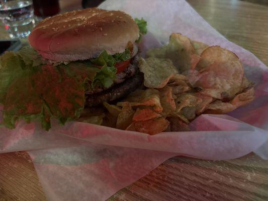 Double slims burger with chips