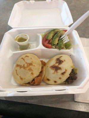 Orden de 2 Gorditas una de chicharron y de bistec.