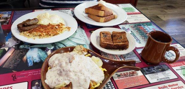 My skillet, raisin toast. My friend got a 2 egg, hash brown and sausge breakfast (get the links) w french toast