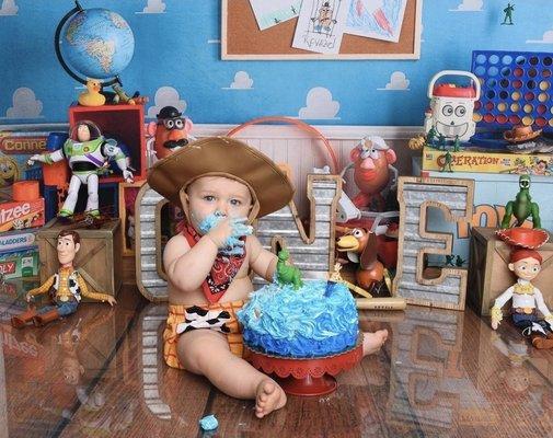 TOY STORY Was the perfect theme for this little guy!