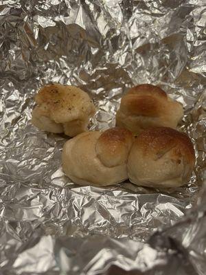 They didn't put any garlic on their garlic knots, proceeded to call me a liar and said sometimes it soaks in the bread.