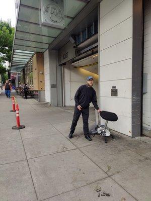 This attendant literally left the lot to help fentanyl smokers stay in my doorway, intimidating me with a stun gun!