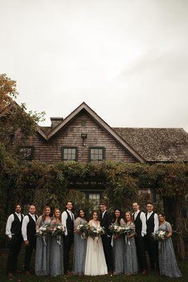 Wedding party in front of the Barn