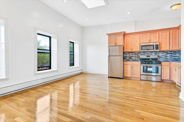 4th Floor Living / Kitchen #WilloughbyAdamsRenovation @MalcolmRealEstate