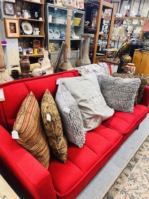 Jo’s Consignment - Antiques & Uniques