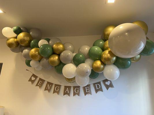 Balloon garland (engagement)