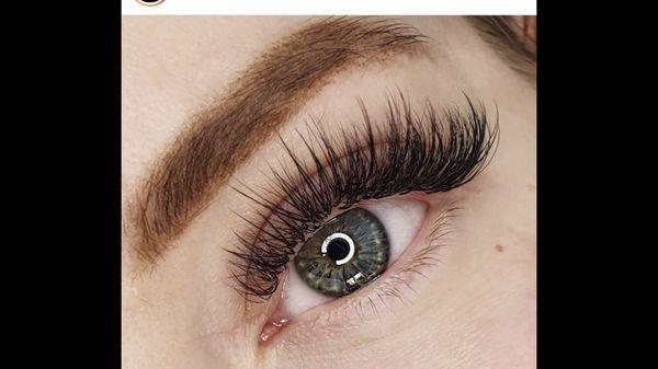 Wispy lashes