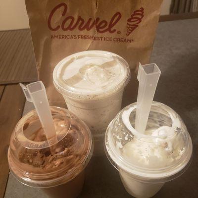 1 Oreo Milkshake & 2 barely filled Carvelanche cups.