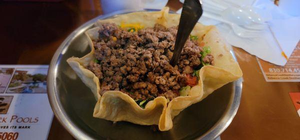 Taco salad with ground beef