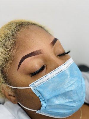 Eyebrow tinting in Dark brown