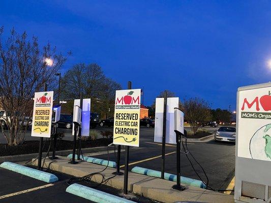 Charging up before heading back to Hanover. Free supercharging and slow charging.