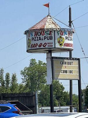 Funhouse Pizza and pub