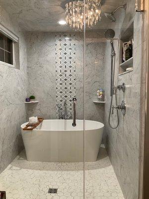 Soaker Tub with jets and lights, Kohler Shower heads with glass doors