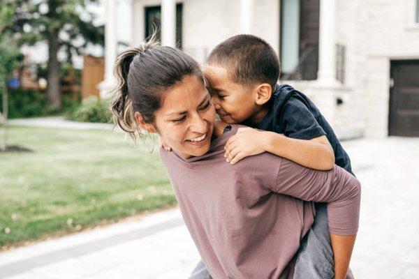 Working with single parents to create happy homes