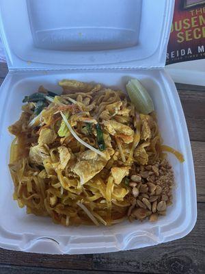 Pad Thai with chicken