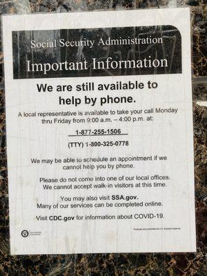 8.5" x 11" notice that SSA field office is closed and English-only instructions on what to do if one needs services.