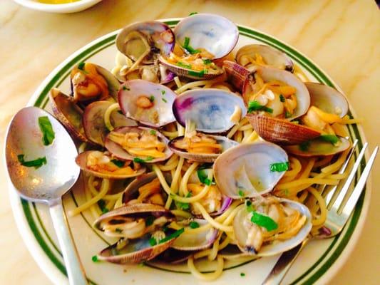 Linguine Vongole. Sooo savory!!