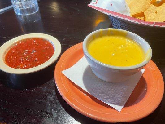 Small queso, no flavoring