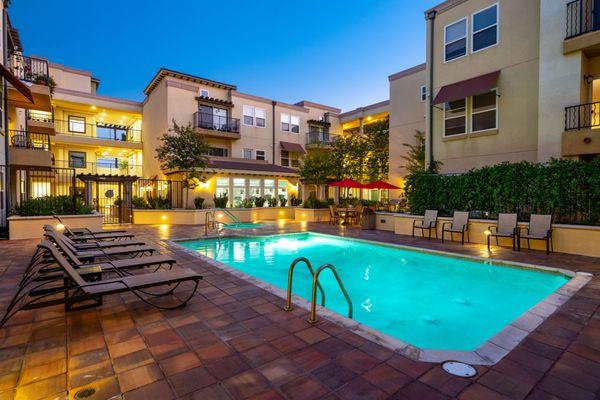 The courtyard at the Villagio Apartments in Northridge