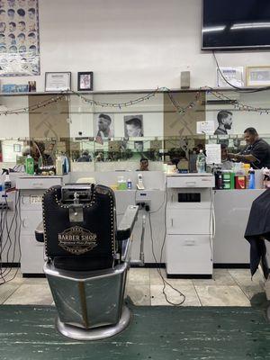 Barbershop in glen oaks