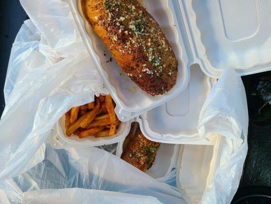 Garlic bread, fries, and elote corn on the cob. My first visit. 2020