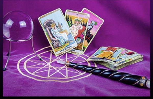 Tarot card reading's with Juan readings