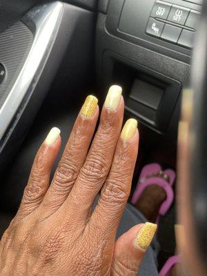 Color family variations of yellow and gold gel polish