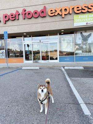 Pet food express at Rolling Hills, CA