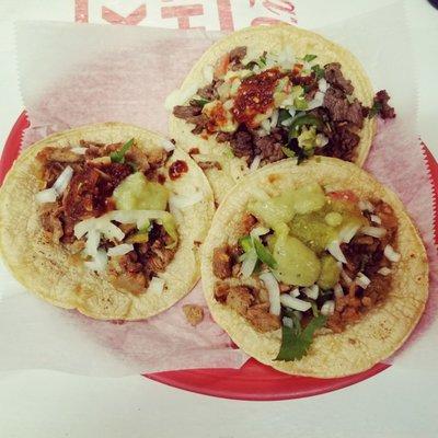 Tacos al pastor y asada.