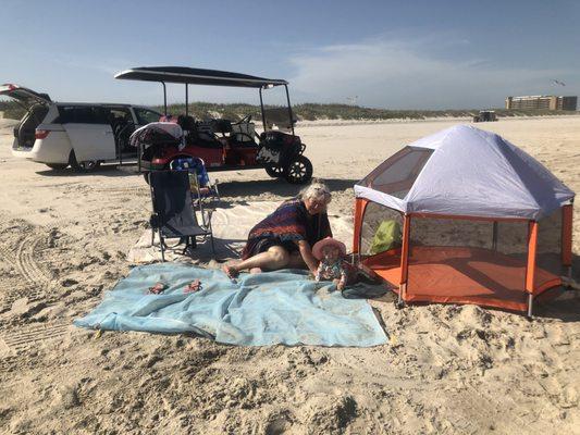 Loaded lots of stuff on our cart for a beach day !