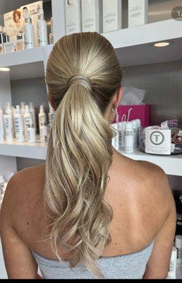 Glam ponytail