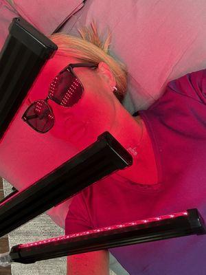 Red light therapy on face ! Anti-aging helps with collagen production.