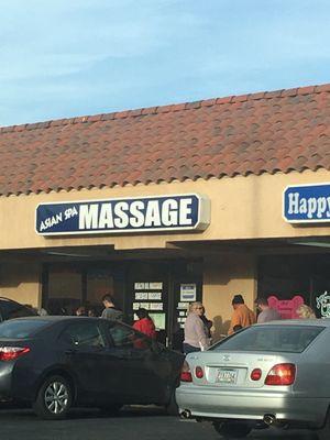 where do I begin! Lol The people our not in line for the massage place it's near Christmas so ppl sending stuff.