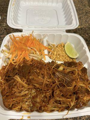 N1. Pad Thai Noodles