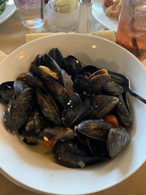 Steamed mussels