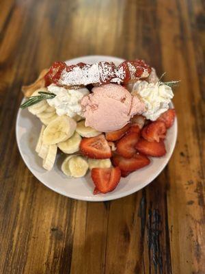 Strawberry banana waffle.  The bubble waffle was ok.  We've had better bubble wafffles but overall, it was still good.