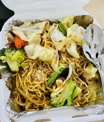 Vegetable chow mein (taste blah)