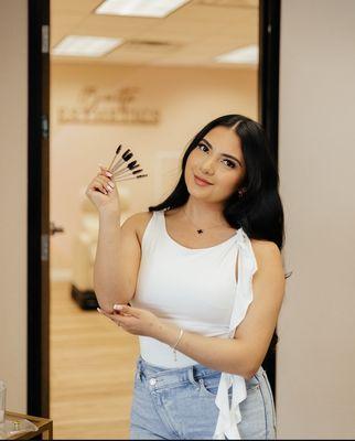 Hello Welcome to Bonita Esthetics I am Juliana a Licensed Esthetician offering Eyelash Extensions, Brow Services & Facials!