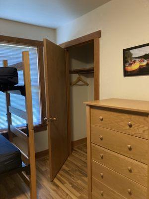 Cabin 2 - bunk bed room