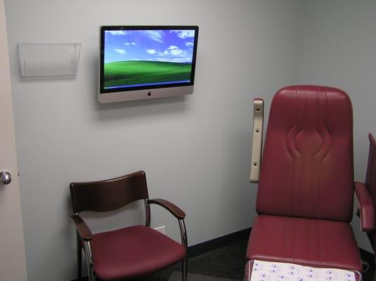 Large screen for viewing digital x-rays