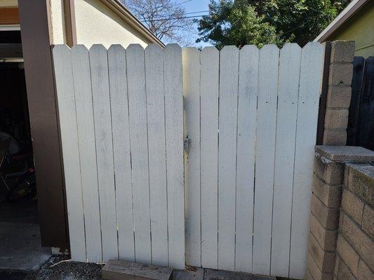 We replace this wooden with a vinyl gate